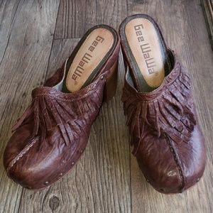 GEE WAWA LEATHER FRINGE SLIDE ON HEELS